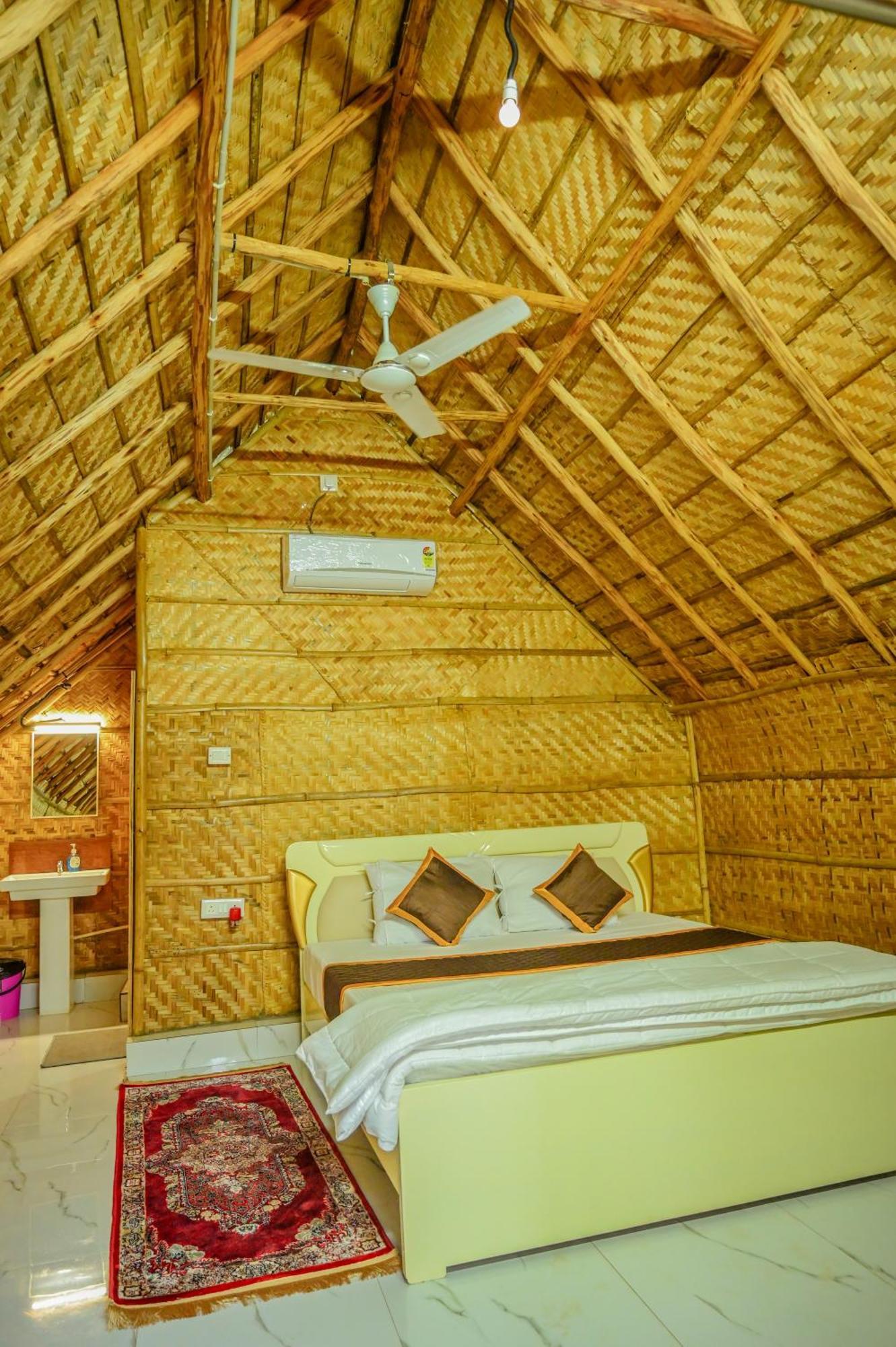 Tamarind Tree Way Side Amenities Hotel Hospet Exterior foto